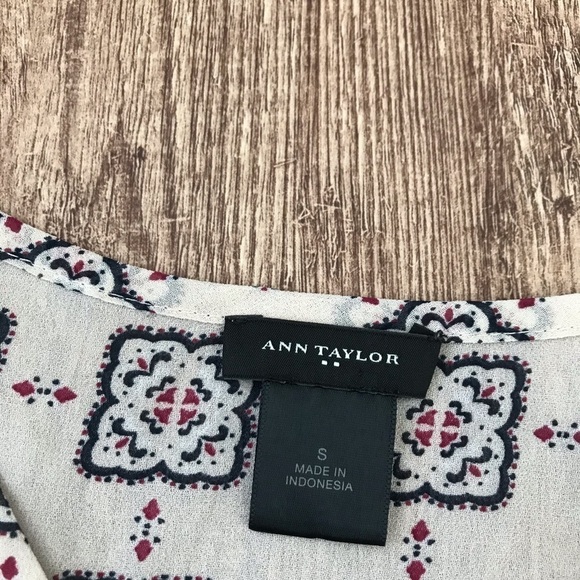 Ann Taylor Light Pink Floral 3/4 Sleeve Blouse - Picture 3 of 3